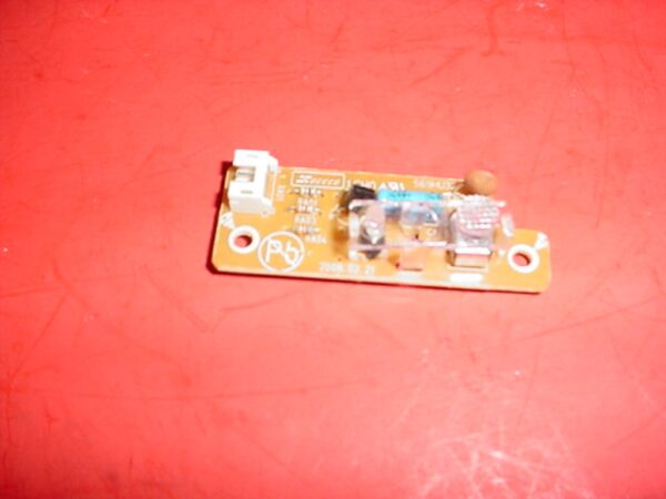 Dynex DX-LCD32-09 IR PCB Board PN: 569HU3209A