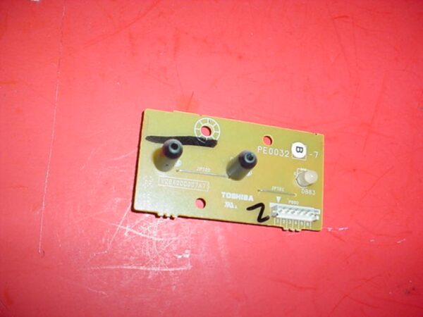 Toshiba 56HM66 LIGHT PCB Interface Board PN: V28A000007A7